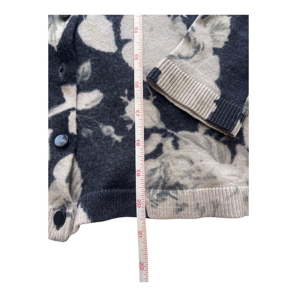 Talbots Floral 100% Pure Merino Wool Button Down Cardigan Sweater Size Small - Picture 6 of 10